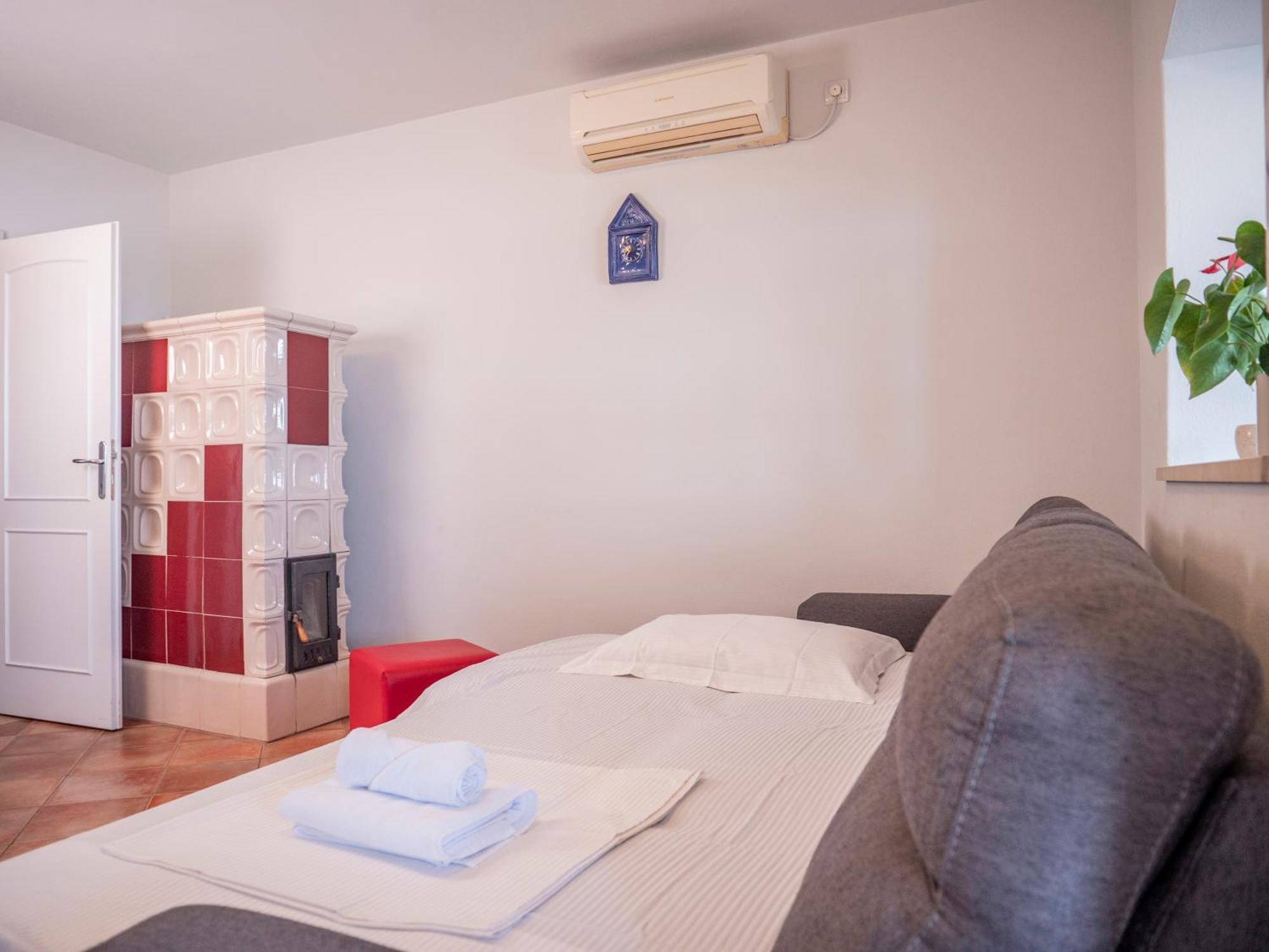 Jelka- Center Of Apartament Hvar Town